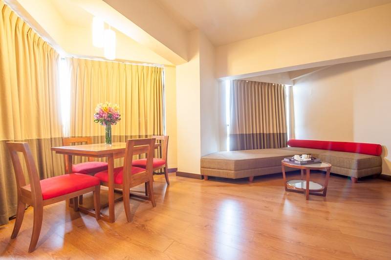 Люкс, The Seasons Pattaya   Sha Plus Certified