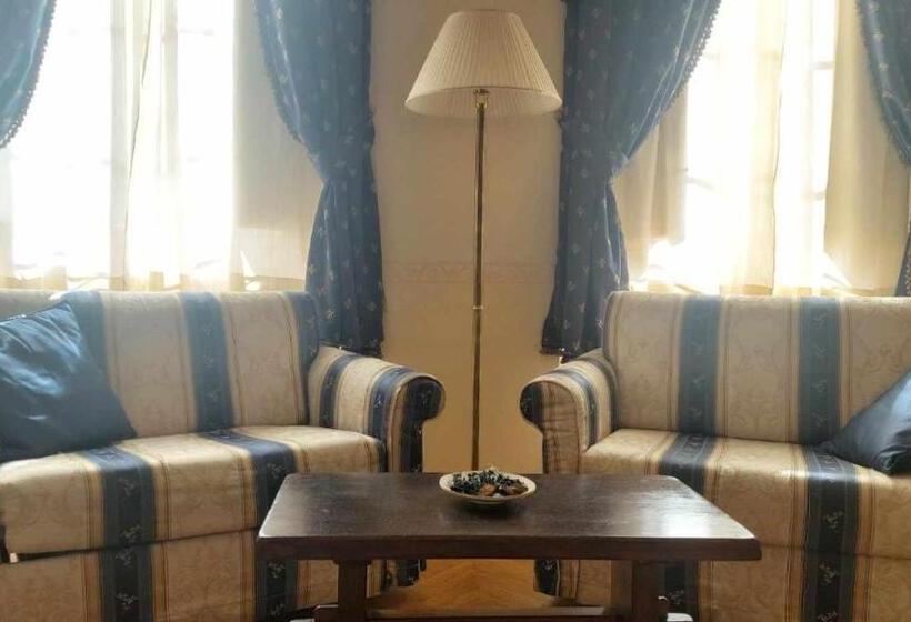سوییت سوپریور, Tornabuoni La Petite Suite