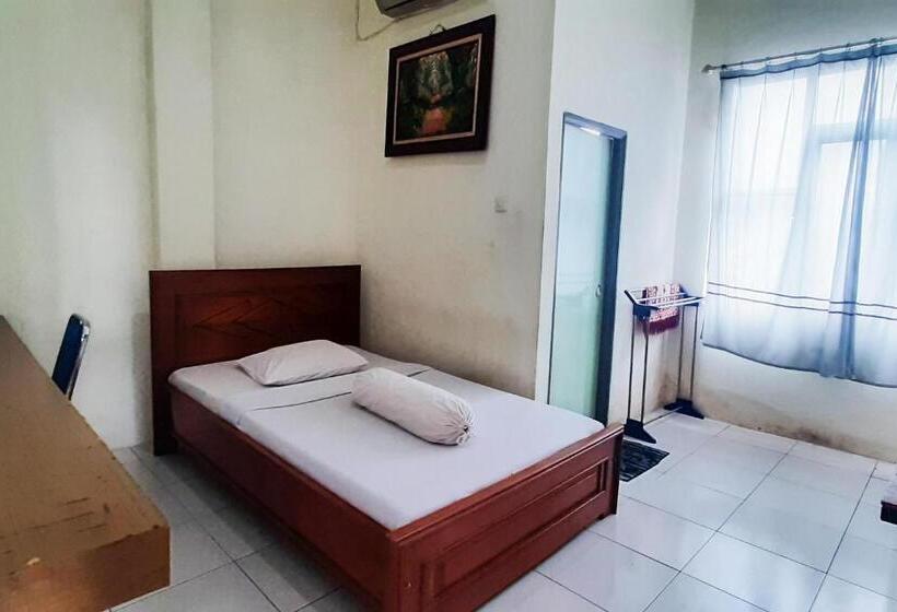 Standard Enkelrum, Reddoorz Syariah At Penginapan Sederhana Palembang