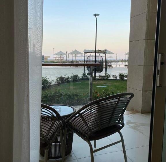 اتاق استاندارد با چشم‌انداز استخر, Tolip Resort El Galala Hills