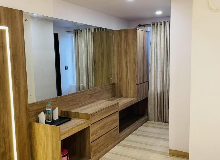 标准间, Vijay Shree