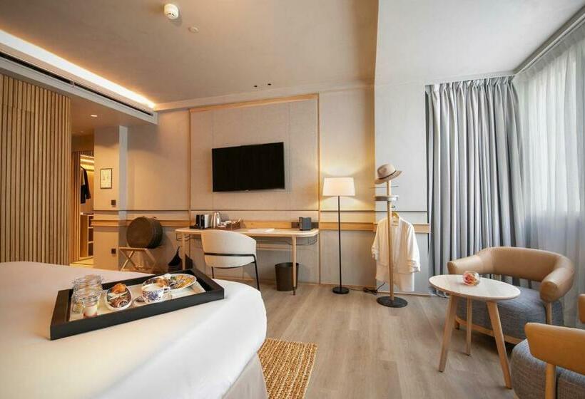 Habitación Deluxe, Only You Hotel Málaga