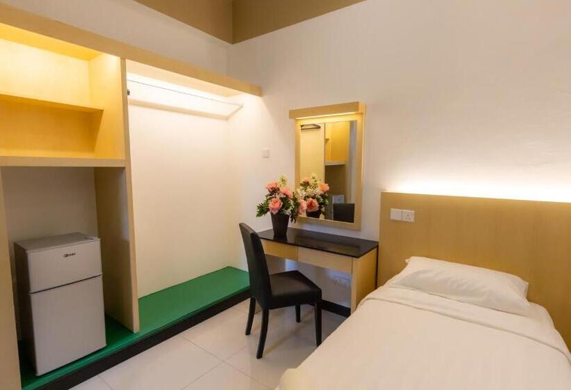 اتاق لوکس خانوادگی, Scott Service Suites