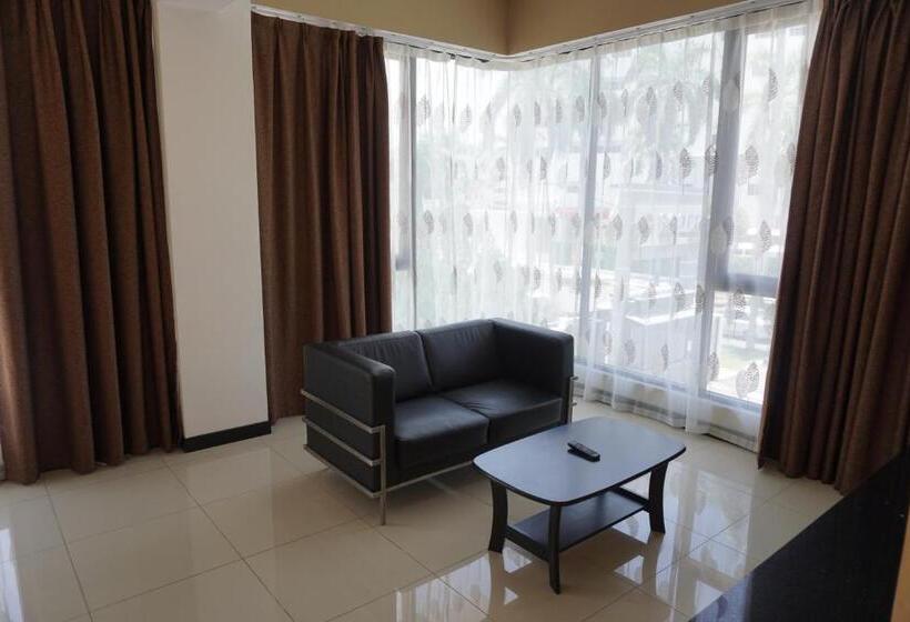 اتاق لوکس خانوادگی, Scott Service Suites