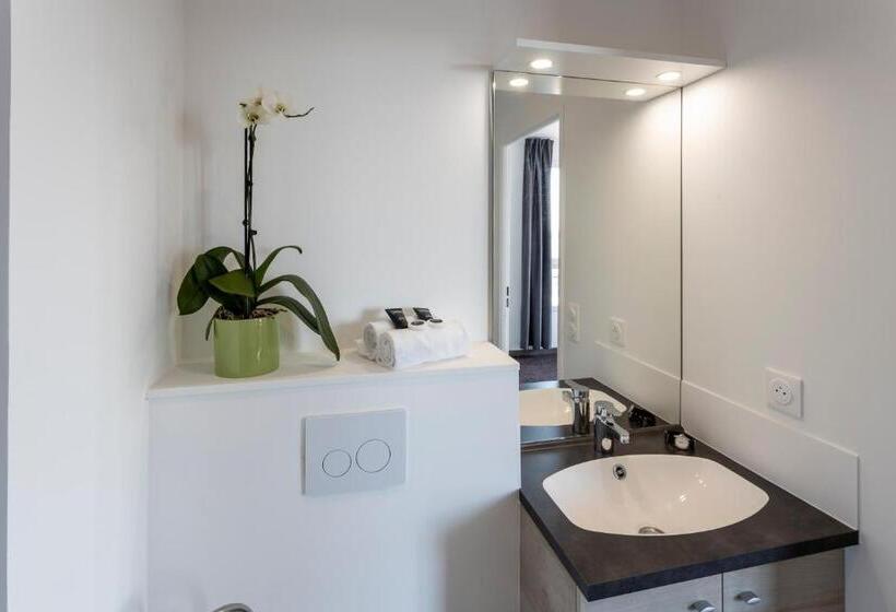 Студия Стандарт, Nemea Appart Hotel Europe Velizy Villacoublay