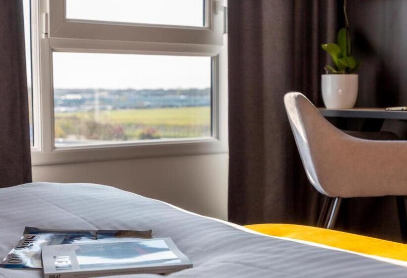 Номер Стандарт, Nemea Appart Hotel Europe Velizy Villacoublay