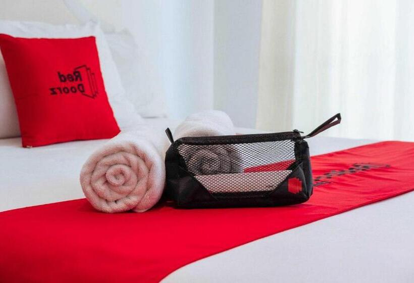 디럭스 룸, Reddoorz Near Jalan Kolonel Haji Burlian Palembang