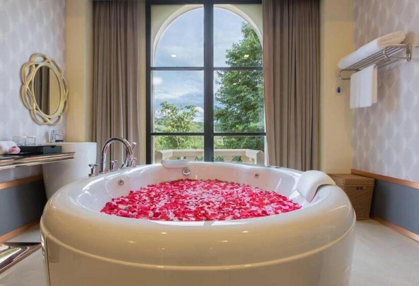 자쿠지 스위트, Jupiter Trevi Resort And Spa