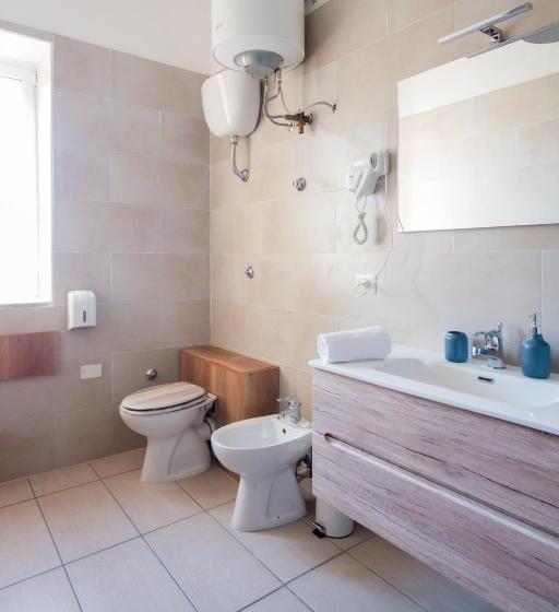 اتاق استاندارد با بالکن, Naro Suites And Rooms