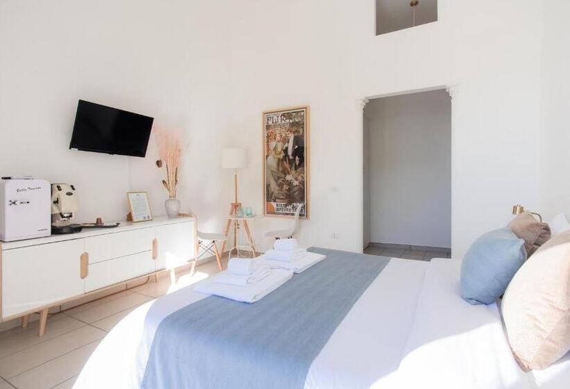 اتاق استاندارد با بالکن, Naro Suites And Rooms