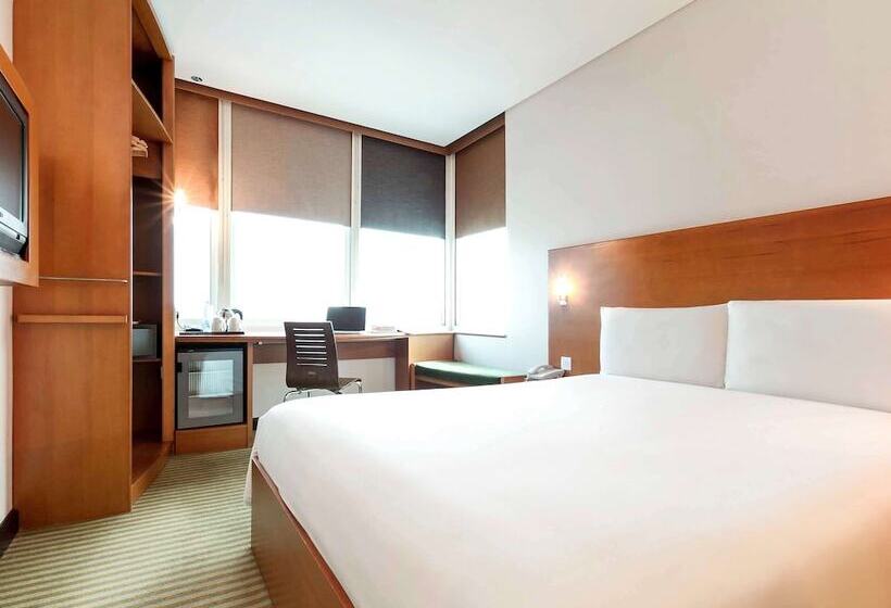 Номер Superior Вид на Море, Ibis Kuwait Salmiya