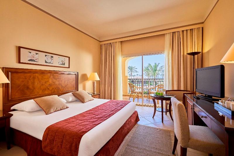 اتاق سوپریور با چشم‌انداز جانبی دریا, Jaz Almaza Beach Resort, Almaza Bay
