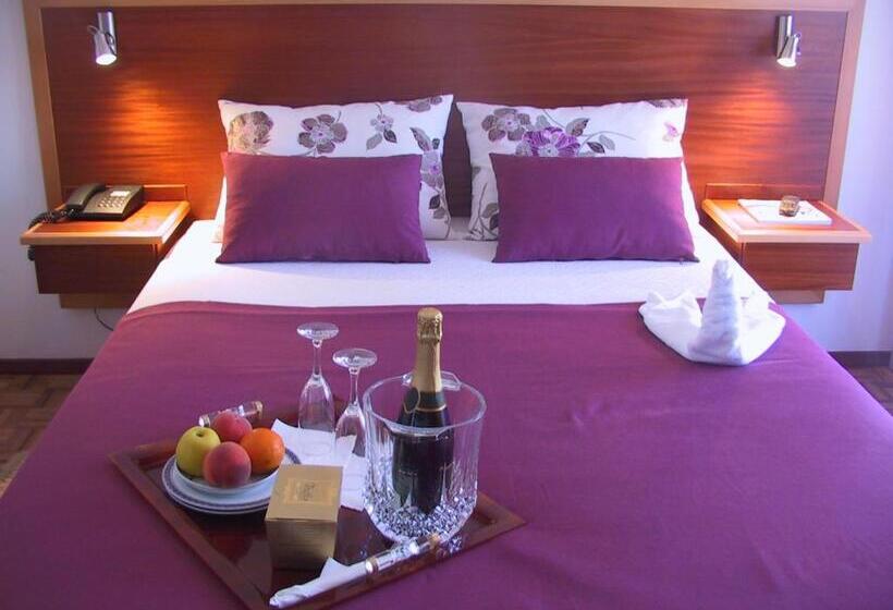 Romantic Room, Louro