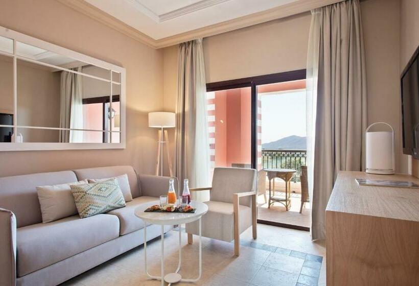 سوییت جونیور, Melia Villaitana