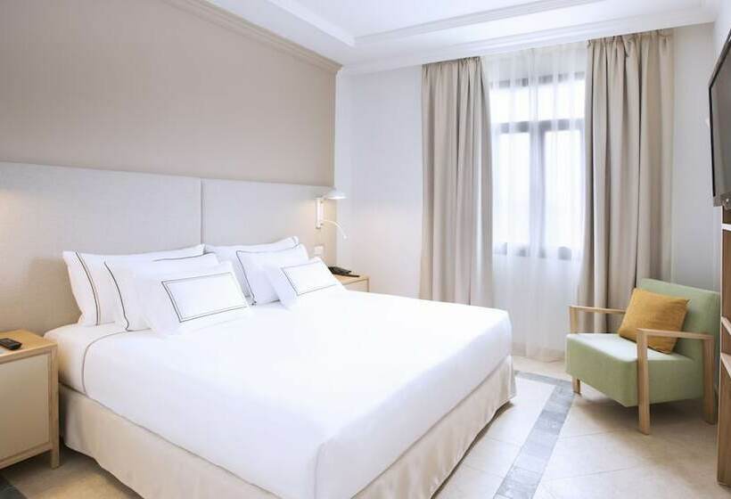 سوییت جونیور, Melia Villaitana