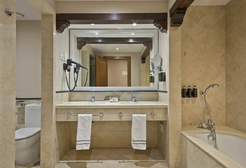 سوییت جونیور, Melia Villaitana