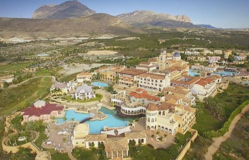 سوییت خانوادگی, Melia Villaitana