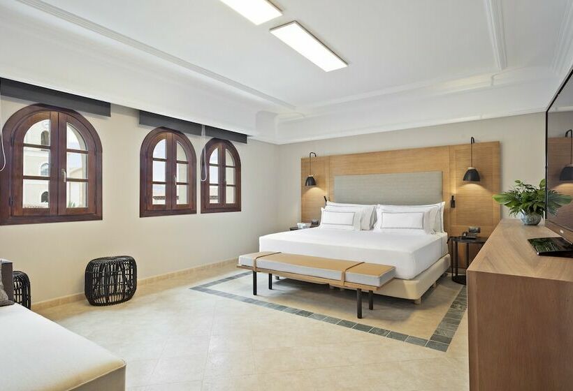 سوئیت پرزیدنت, Melia Villaitana