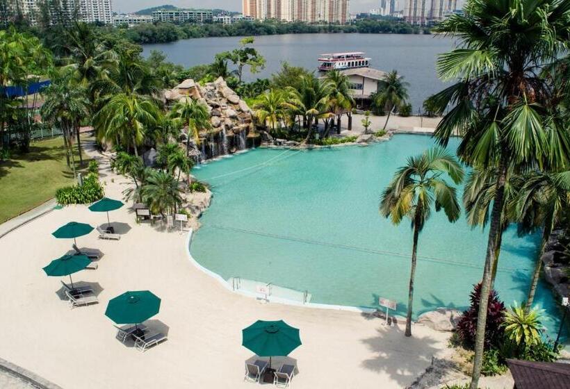 Люкс, Mines Beach Resort