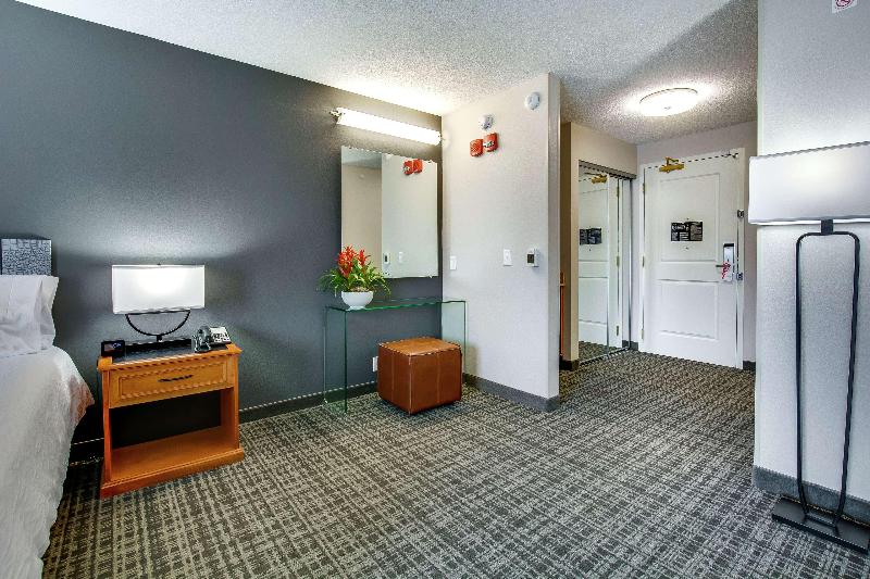 اتاق پرمیوم, Hilton Garden Inn Louisville Airport