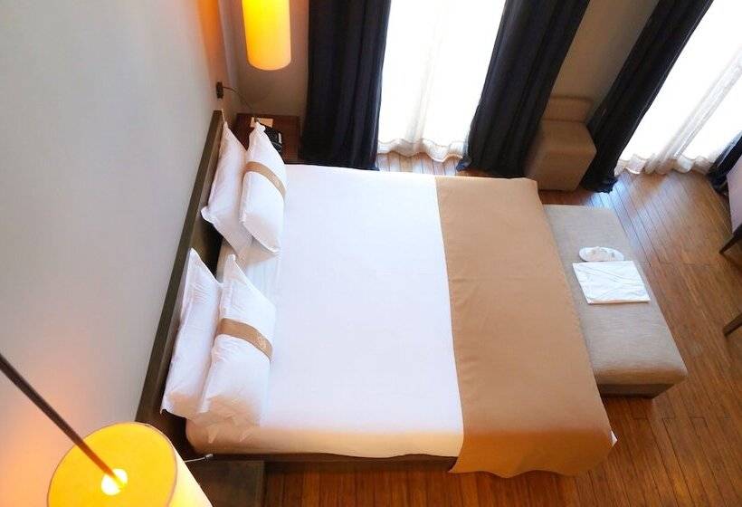 سوییت, Le Louvre Hotel & Spa
