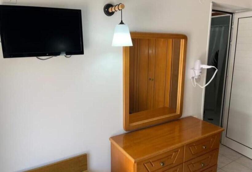 اتاق خانوادگی با چشم‌انداز باغ, Family House Faliraki Studios Apartments