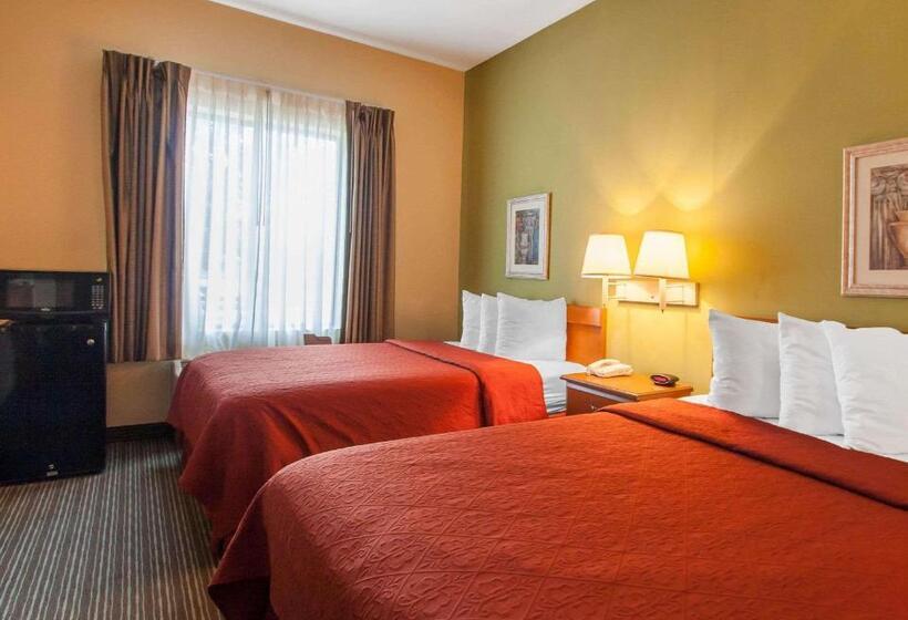 带2个双人床的标准工作室, Quality Inn Joplin I44