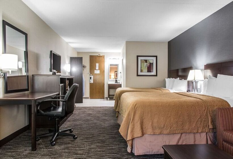 سوییت, Quality Inn & Suites Danbury Near University