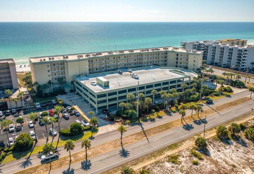 Апартаменты 1 Спальня, Rentals At Waters Edge Condominiums