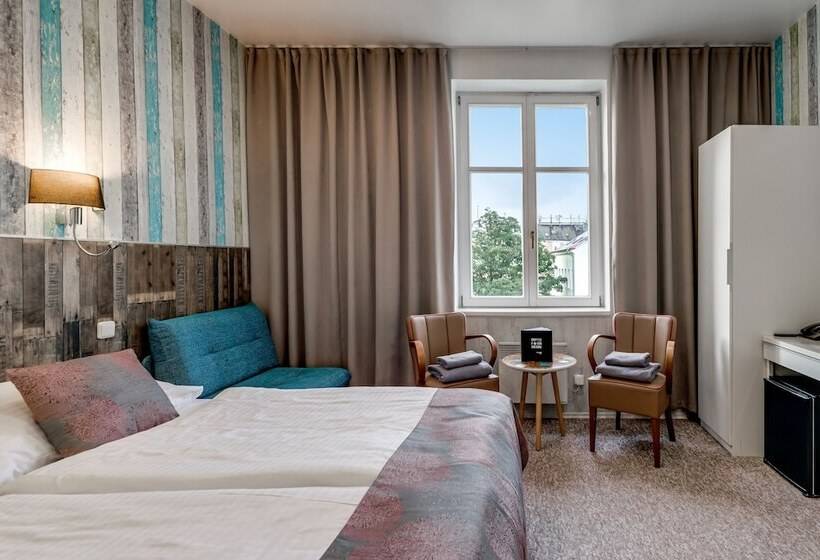 Quarto Superior, Royal Court