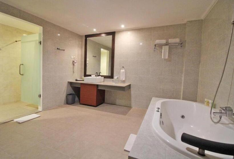 Люкс с Балконом, Swiss Belhotel Manokwari