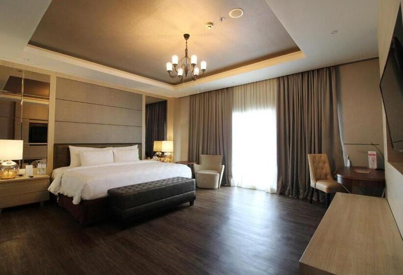 Люкс 2 Спальни, Swiss Belhotel Manokwari