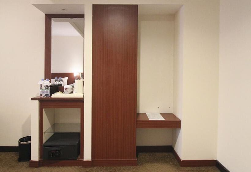 Полулюкс, Swiss Belhotel Manokwari