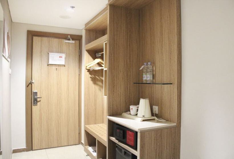 Номер Superior, Swiss Belhotel Manokwari