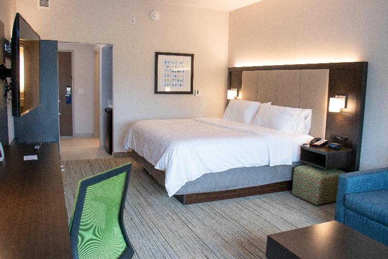 带大床的标准间, Holiday Inn Express & Suites Tuscaloosa East, An Ihg
