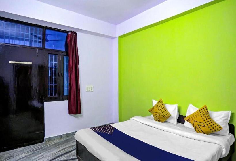 Номер Стандарт Трехместный, Spot On Raj Hotel Vip Near Worlds Of Wonder