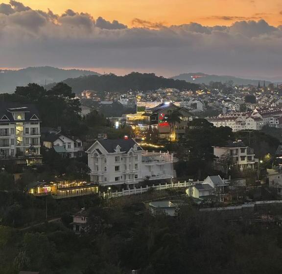 اتاق لوکس, La Pense E Hotel   Dalat