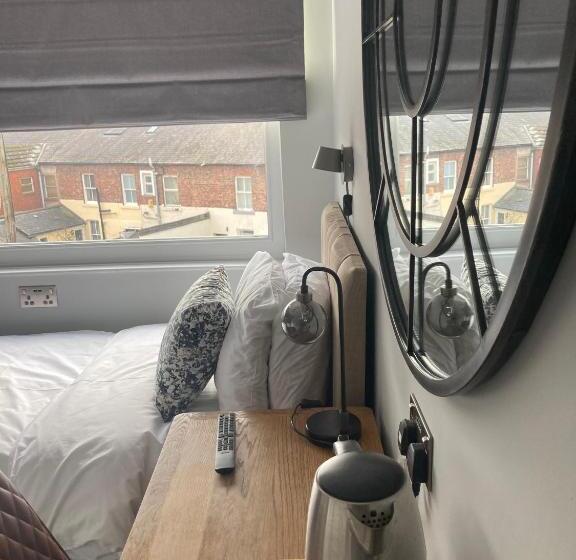اتاق استاندارد یک نفره, Abbey Court Guest House