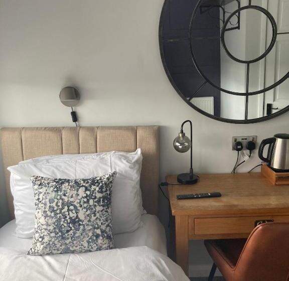 اتاق استاندارد یک نفره, Abbey Court Guest House