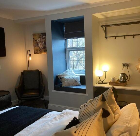 اتاق لوکس با تخت بزرگ, Abbey Court Guest House