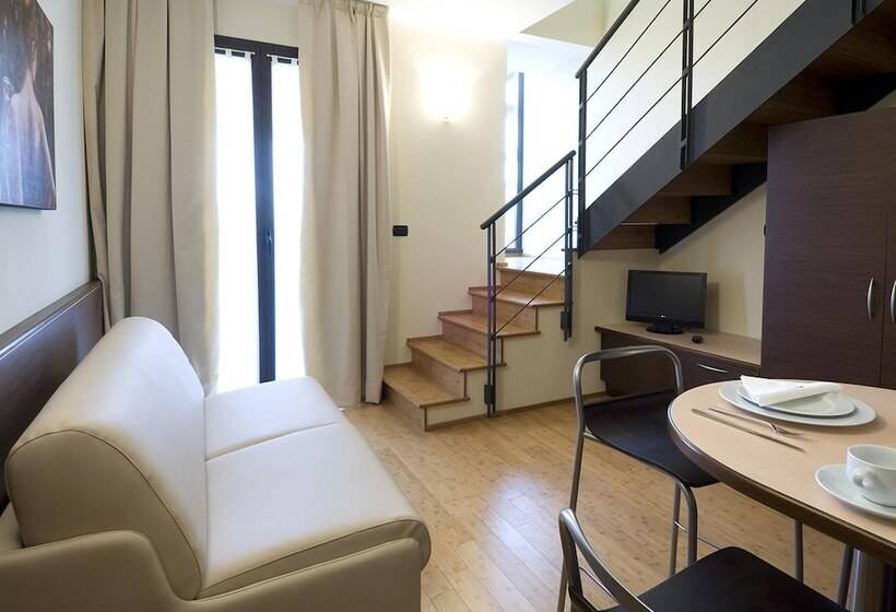 Номер Дюплекс, As Hotel Cambiago