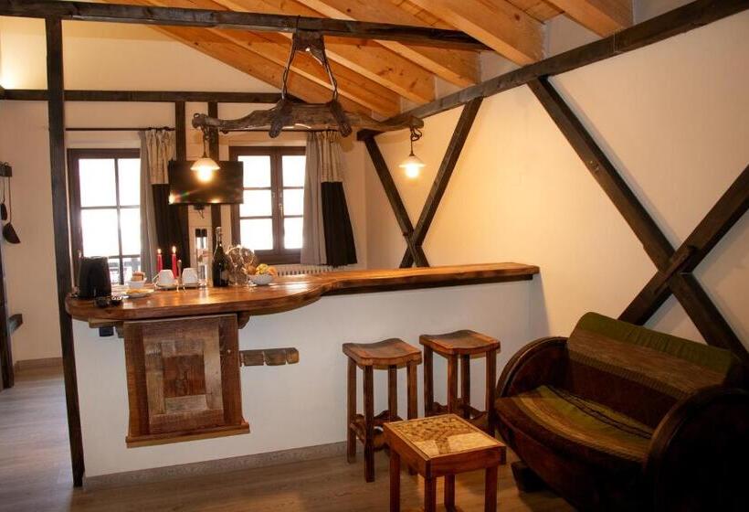 سوییت جونیور با بالکن, Maison Cly