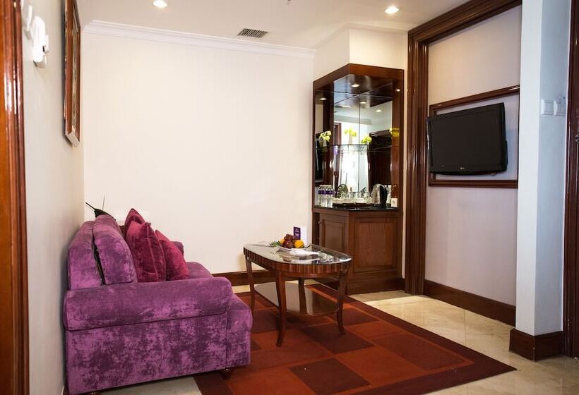 Полулюкс, Arion Suites Hotel Kemang