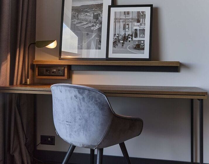 اتاق سوپریور با چشم‌انداز, Radisson Blu Hotel Zurich Airport