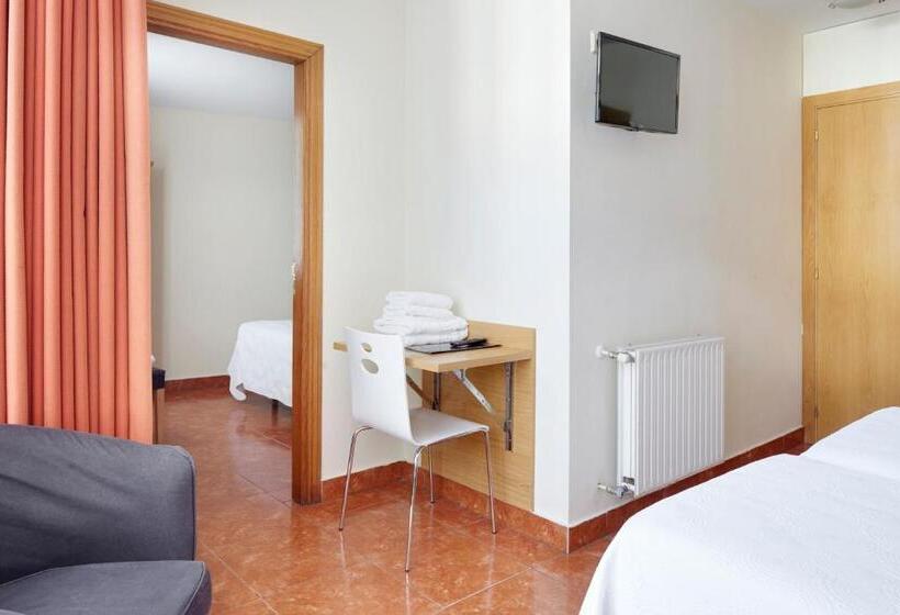 Habitación Cuádruple Estándar, Pensión Txiki Polit