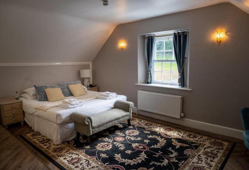 Четырехместный Номер Стандарт Вид на Сад, Croydon Hall