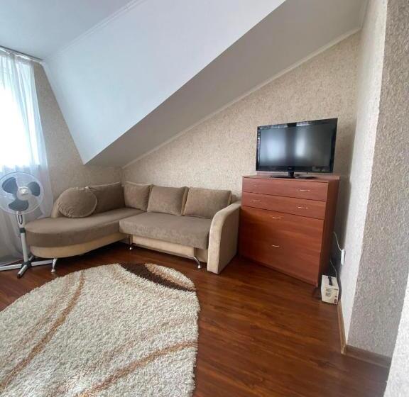 اتاق استاندارد چهار تخته, Prykarpatska Villa