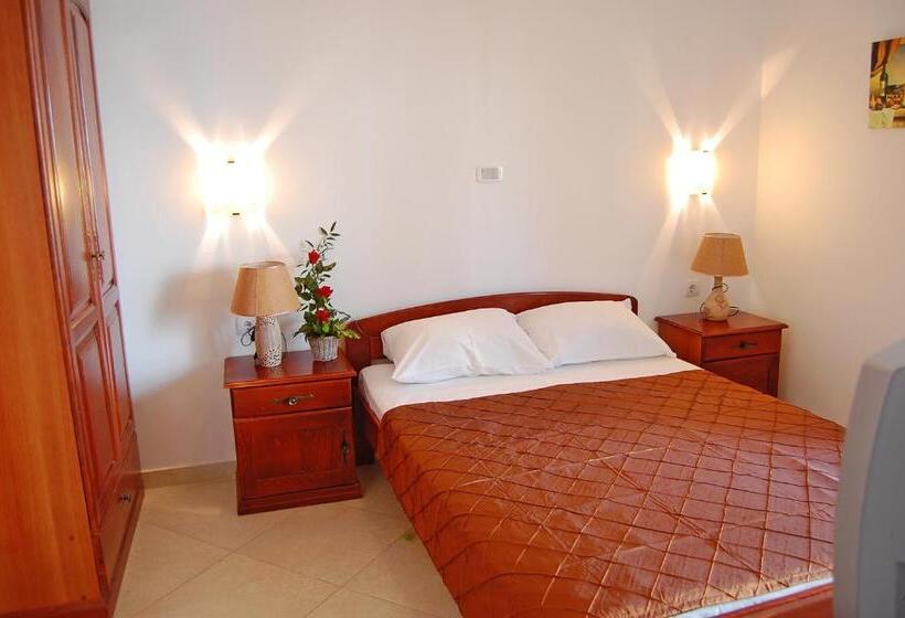 استودیوی استاندارد, Vila Maslina Guesthouse