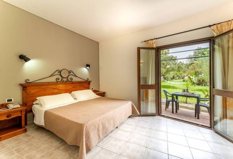 اتاق سوپریور سه تخته, Horse Country Resort Congress & Spa   Hotel Ribot