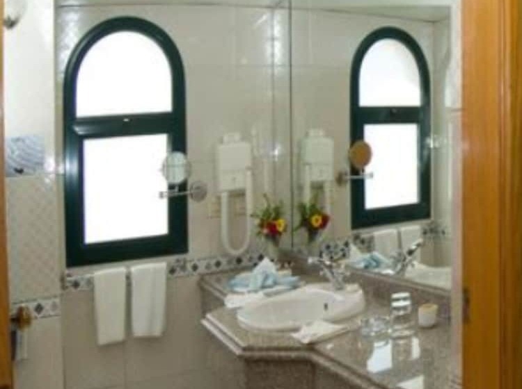 سوییت جونیور, Island View Resort